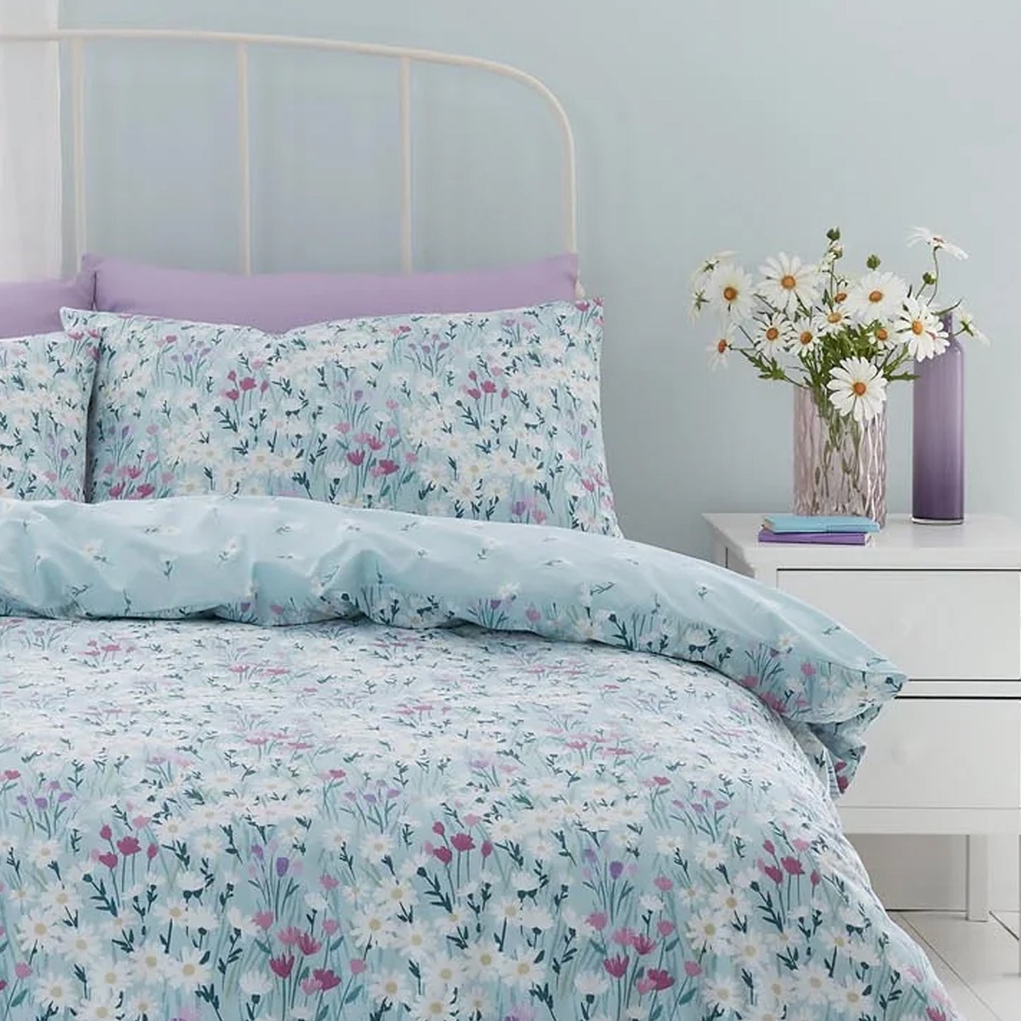 Daisy Meadow Front Design Bed Sheet Set