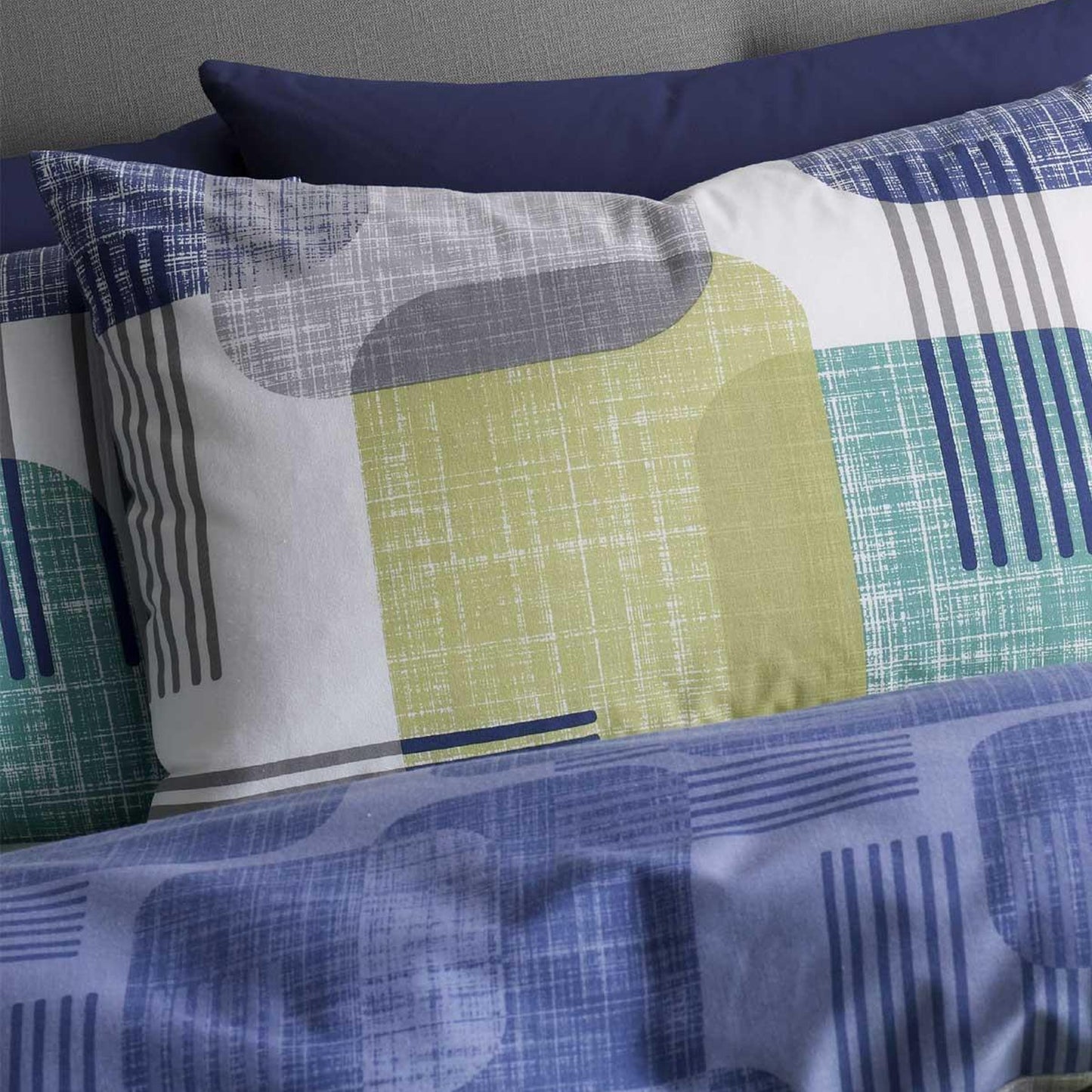 Layered Geo Bed Sheet Set